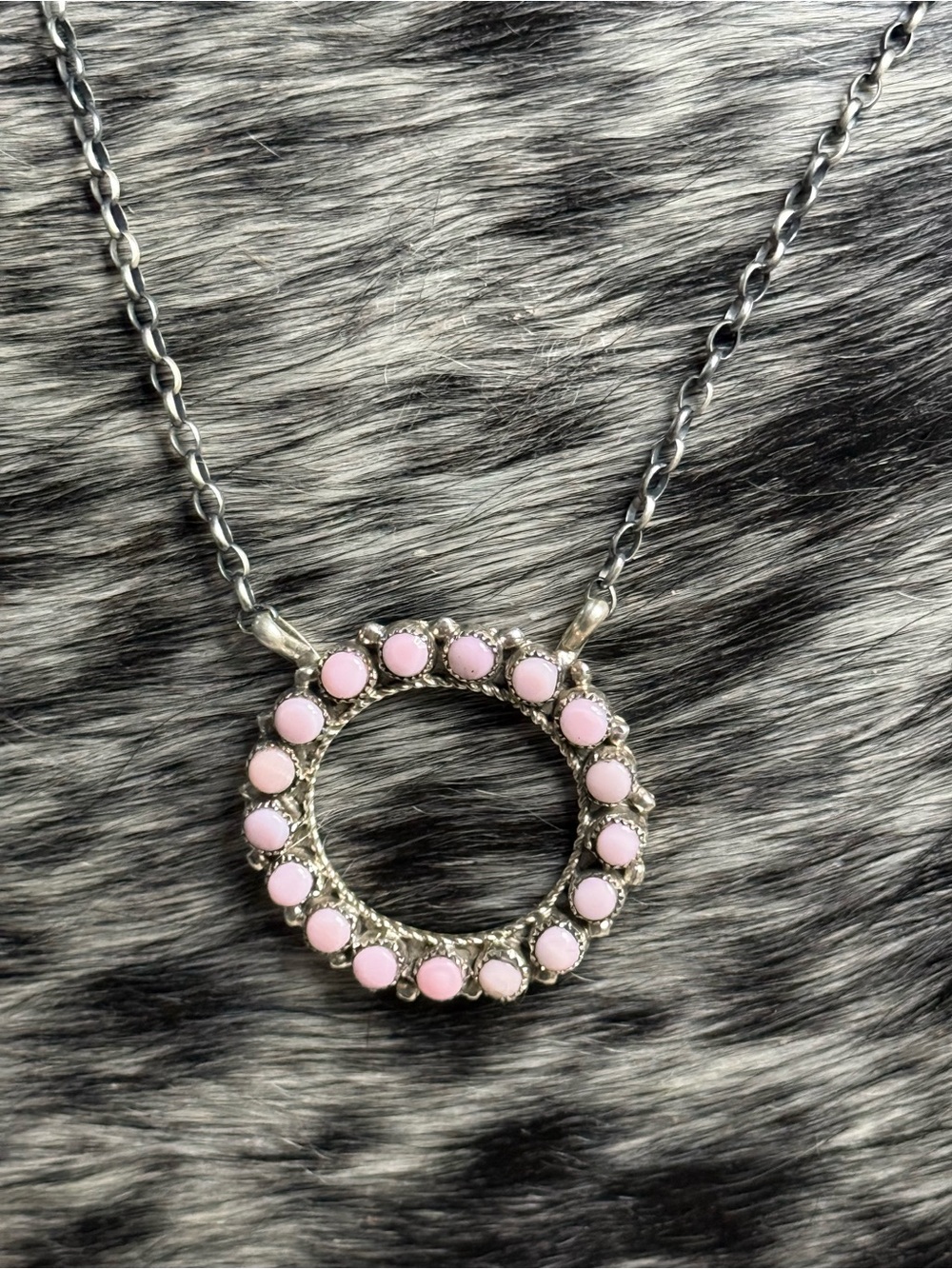 Zuni handmade Phyllis Laate pink conch circle sterling silver necklace